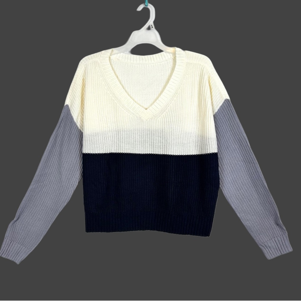 New V Neck Colorblock Crop Sweater / size medium